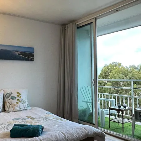 Apartment Bright Near And Center *